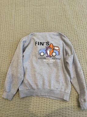 Fin’s Seafood Pismo Beach CA Graphic Hoodie - Gray Men’s Large